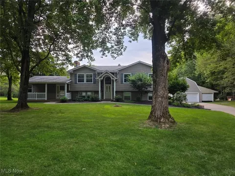 17250 Messenger Rd, Chagrin Falls, OH 44023