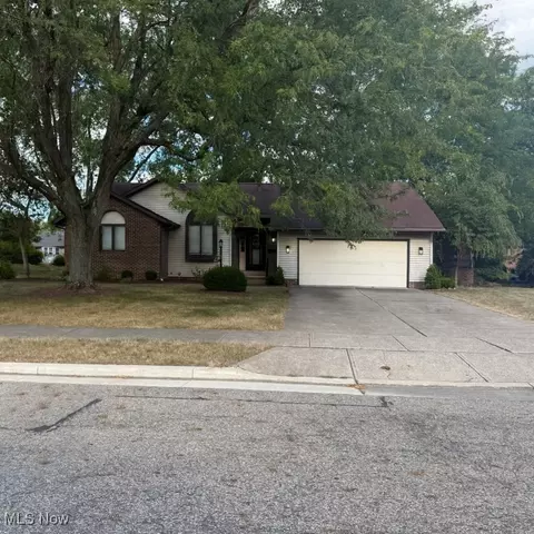 1640 Mabry Mill Dr SW, North Canton, OH 44709