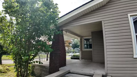 3504 Stratmore Ave, Youngstown, OH 44511 photo 5