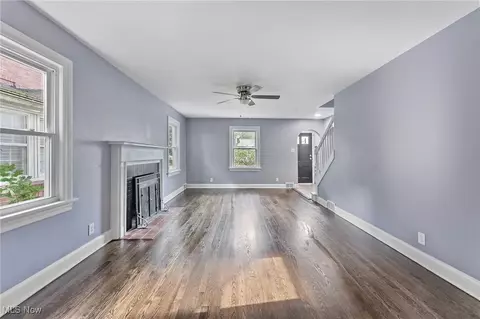 Living - 123 Prestwick Dr, Boardman, OH 44512 photo 3 of 6