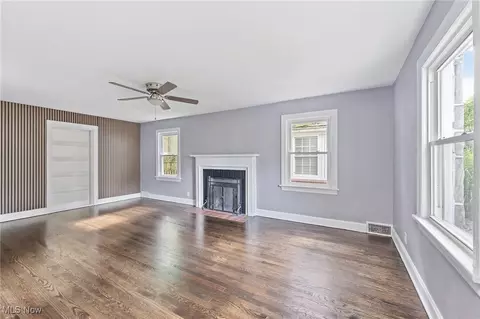 Living - 123 Prestwick Dr, Boardman, OH 44512 photo 2 of 6