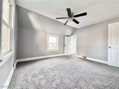 Bedroom - 123 Prestwick Dr, Boardman, OH 44512 photo 2 of 4