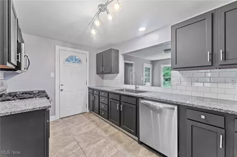 Kitchen - 123 Prestwick Dr, Boardman, OH 44512 photo 1 of 4