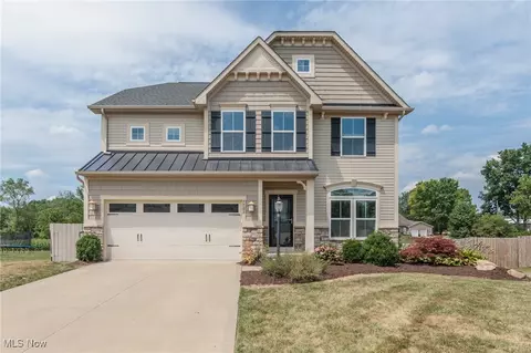 7703 Knollridge Ave NE, Canton, OH 44721