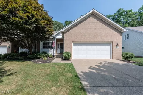 694 N Ridgecliff St, Tallmadge, OH 44278