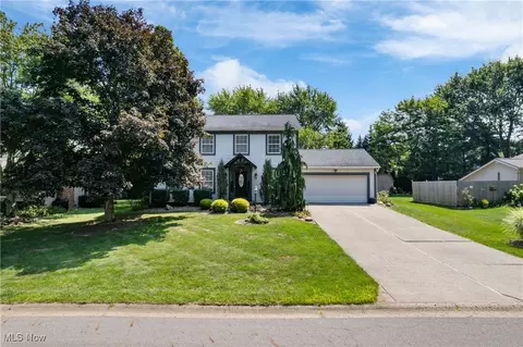 3250 Dunmore Ave NW, Canton, OH 44708