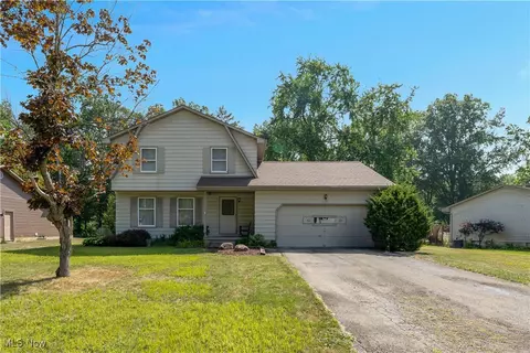 6791 Colleen Dr, Youngstown, OH 44512