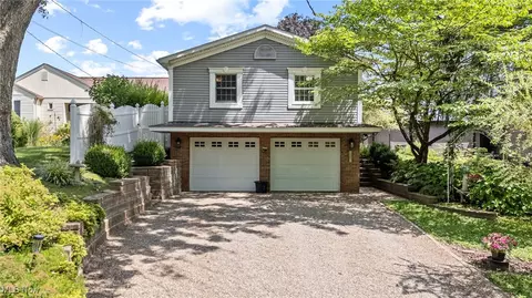 210 Sycamore Dr NW, North Canton, OH 44720