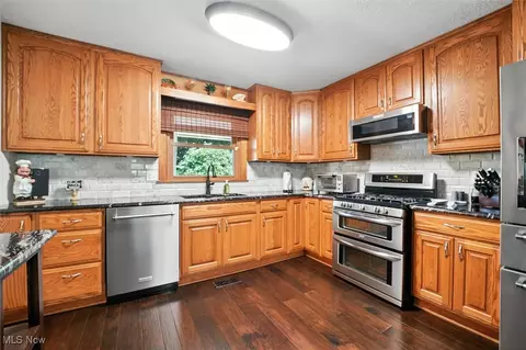 Kitchen - 2930 S Ridge Rd E, Ashtabula, OH 44004 photo 2 of 2