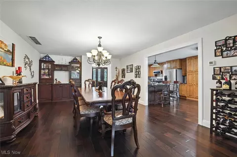 Dining - 2930 S Ridge Rd E, Ashtabula, OH 44004 photo 2 of 3