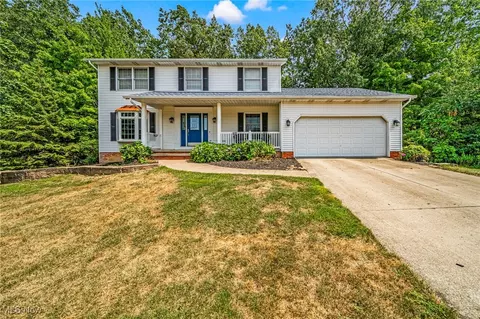 10121 S Hampton Ct, Concord, OH 44060