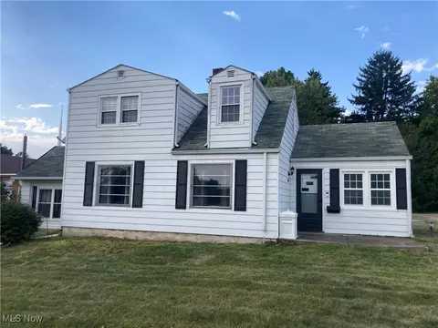 41 Walnut St, Columbiana, OH 44408
