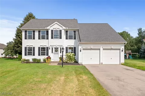 562 Brookstone Ct, Copley, OH 44321