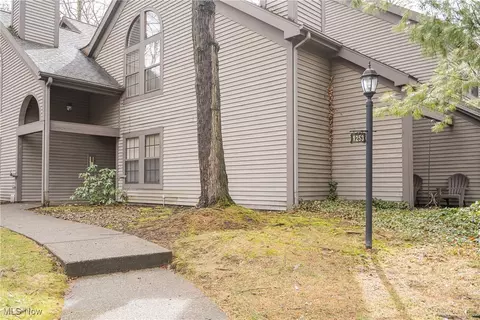 1253 Red Tail Hawk Ct #3, Boardman, OH 44512