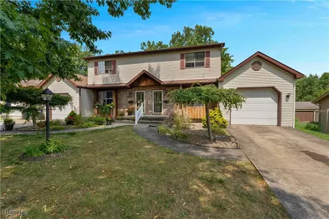 3850-3852 Daytona Dr, Austintown, OH 44515