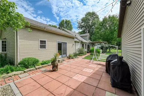 Exterior - 6640 Giddings Rd, Rootstown, OH 44272 photo 4 of 8