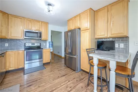 Kitchen - 6640 Giddings Rd, Rootstown, OH 44272 photo 3 of 5