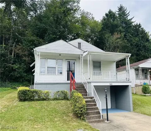505 Madeline Ln, New Cumberland, WV 26047