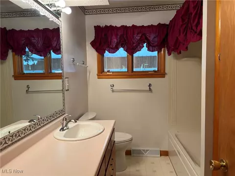 414 E Wills Ave, Dover, OH 44622 photo 14