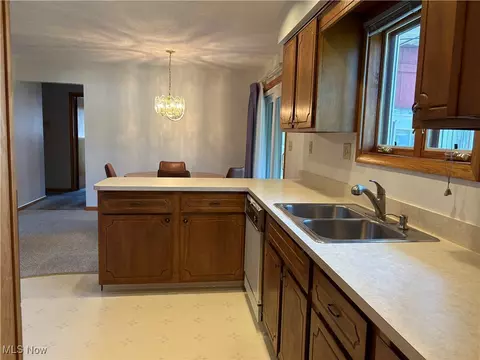 414 E Wills Ave, Dover, OH 44622 photo 6