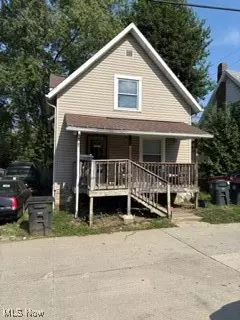 7 Courtland Dr, Akron, OH 44314