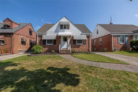 9104 Beech Ave, Brooklyn, OH 44144