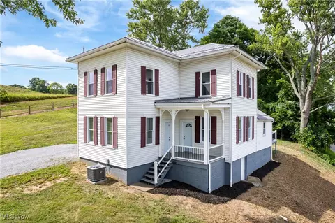 3516 Bair Rd NW, Dover, OH 44622