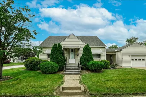 951 Jefferson Ave, Cuyahoga Falls, OH 44221