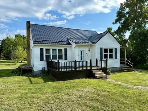200 Cross St, Hopedale, OH 43976