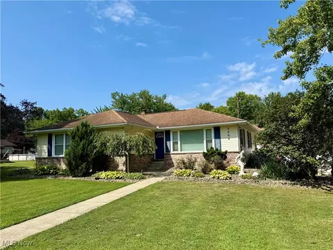 2304 W River Rd, Newton Falls, OH 44444