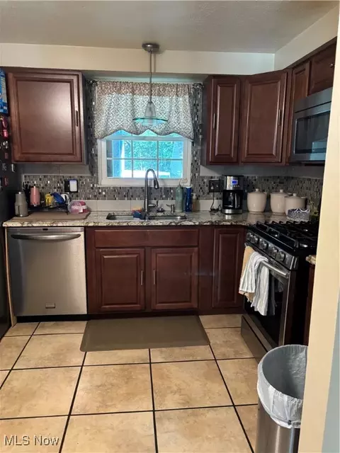 Kitchen - 809 Wellmon St, Bedford, OH 44146 photo 1 of 3