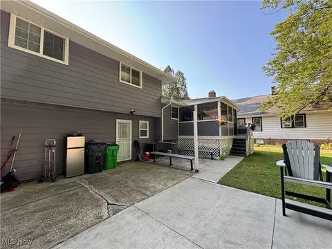 Exterior - 809 Wellmon St, Bedford, OH 44146 photo 2 of 6