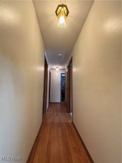 Entry Way - 809 Wellmon St, Bedford, OH 44146 photo 4 of 4