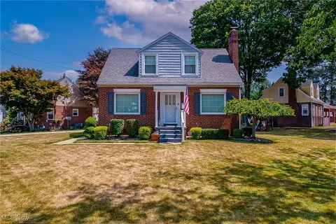 71 Woolf Ave, Akron, OH 44312