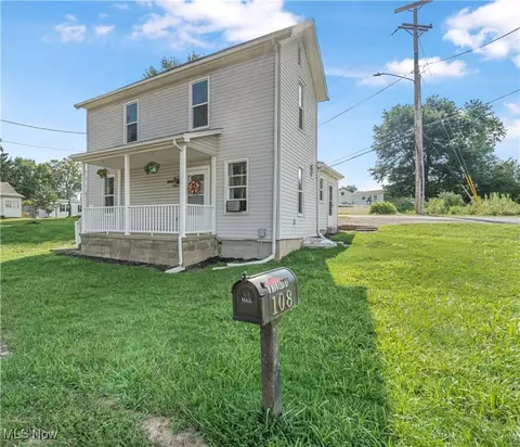 108 N Montague Ave, Zanesville, OH 43701