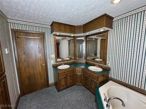 142 36th St NE, Canton, OH 44714 photo 17