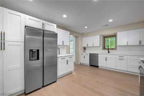 Kitchen - 433 Chestnut Rd, Seven Hills, OH 44131 photo 1 of 4