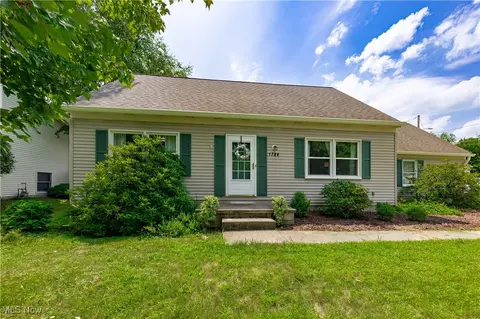 1704 Northmoreland Blvd, Cuyahoga Falls, OH 44221