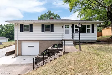 1716 Betz Rd, Akron, OH 44306