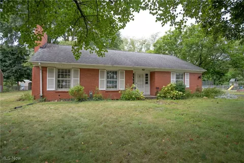 555 Park St NW, Navarre, OH 44662