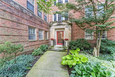 13720 Shaker Blvd #401, Cleveland, OH 44120