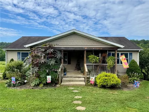 8005 Stone Castle Rd, Athens, OH 45701