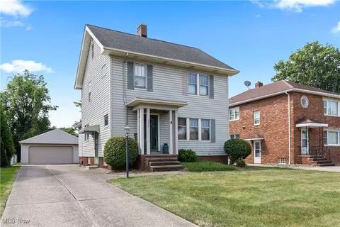 4503 Forestwood Dr, Parma, OH 44134