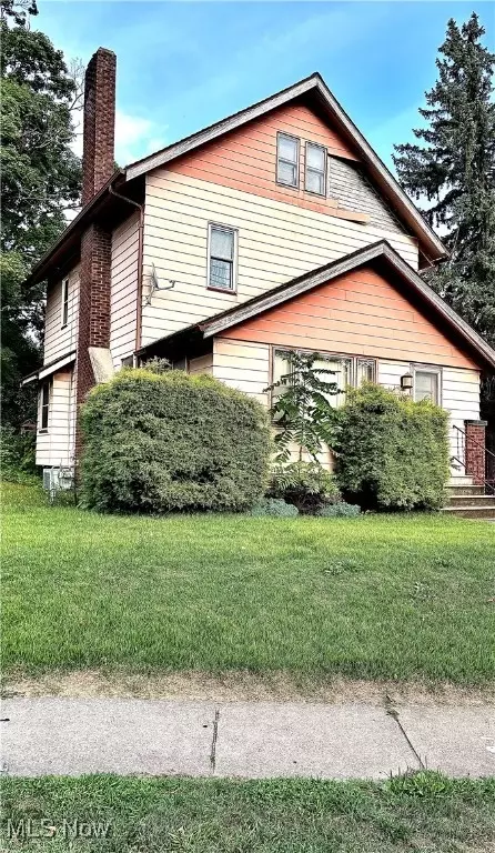 2247 East Ave, Akron, OH 44314