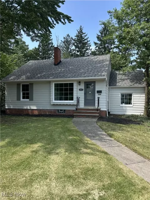 3527 Monticello Blvd, Cleveland Heights, OH 44121