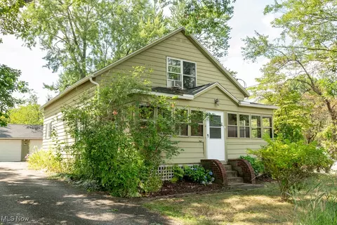 3738 Hile Rd, Stow, OH 44224