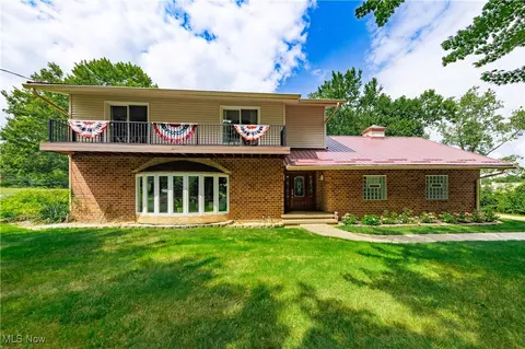 5699 Eastview Dr, Independence, OH 44131