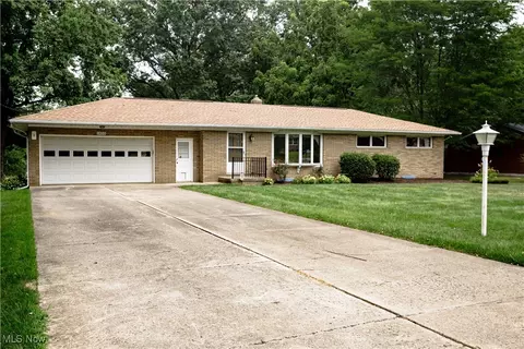1455 Whittier St NE, Canton, OH 44721