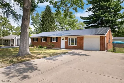 3510 Ivanhoe Dr, Kent, OH 44240