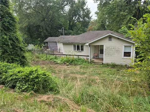 49695 Carmel Achor Rd, Rogers, OH 44455